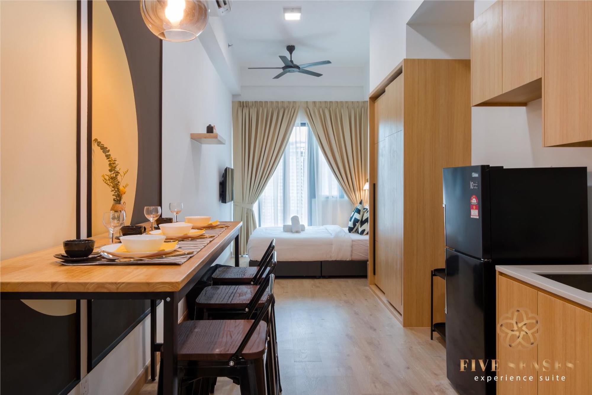 The Colony & The Luxe, Kuala Lumpur By Canopy Lives Værelse billede